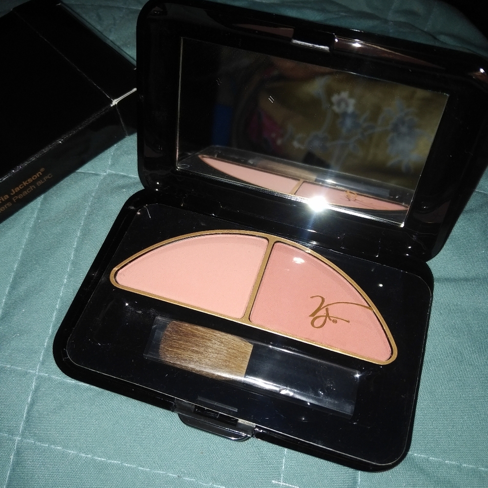 COPY - Victoria Jackson peach blusher
